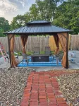 Cheerful three bedroom home with pool