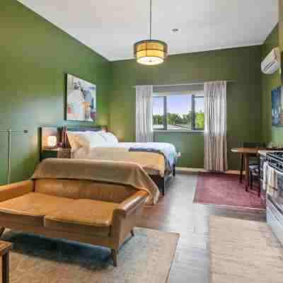 Hazelnut Suite - 204 Rooms