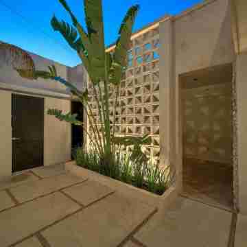 Casa Cigno in Merida Centro with Sunny Pool & Private Garage! Hotel Exterior