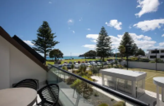 Designer Seaview Chic accommodation for the discerning traveler