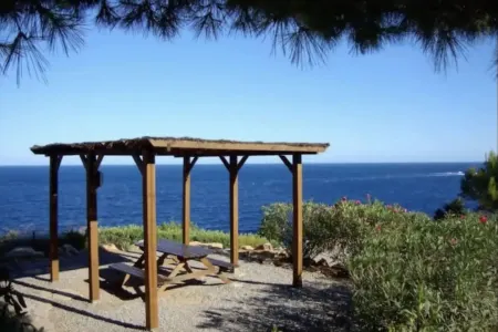 Lovely apartment with garden | Walking distance to Cala Llenya