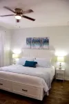 Beautiful 1 Bed 1 Bath Apartment with pool and with walking distance to beach - アパートメント