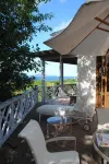 Rockmere Villa - PANORAMIC OCEAN VIEWS, BEACH .2 MILES, MULTI-UNIT ESTATE