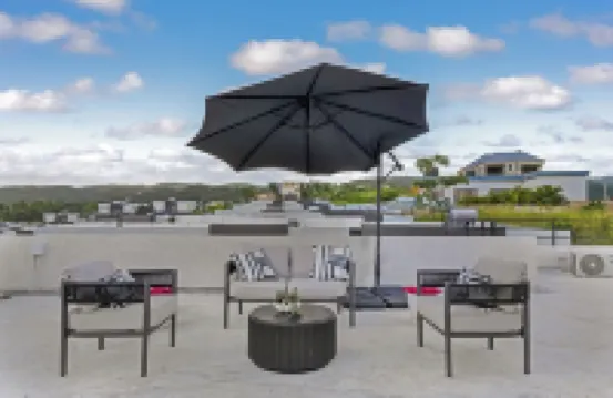 Zuma Villa/3Br/3.5BA/Rooftop Terrace/Sea View/Pool/Gated/10 Mins to Beach/Swings