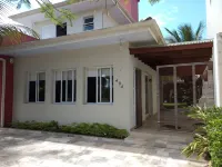 Large, airy house on Lagoinha beach, Salga condominium. 160 meters from the beach Hotels in Praia da Lagoinha