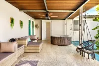 Few Weekends Nov. Available 5 Min Airport & Beach & Pool-Solar Panels - Jacuzzi