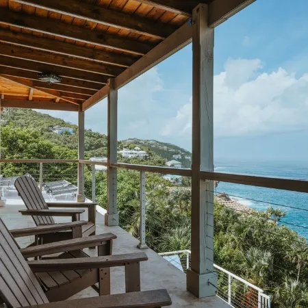 Private Waterfront 5 Bedroom Villa! Stunning views from every room!