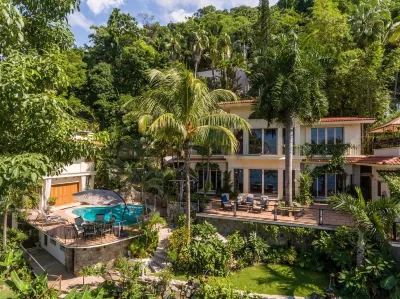 VILLA PADRE