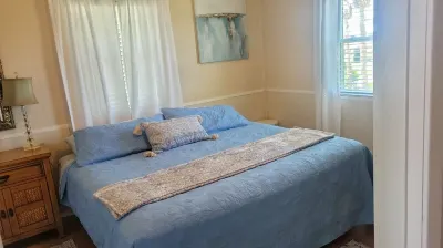 Cozy and Clean steps from the beach. Gulf views <3