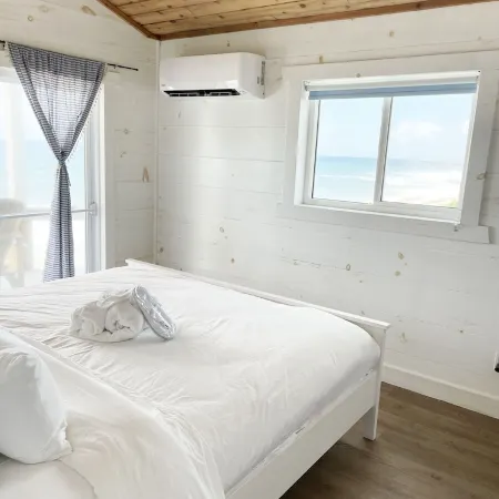 Quaint Cottage On The Beach in the South End