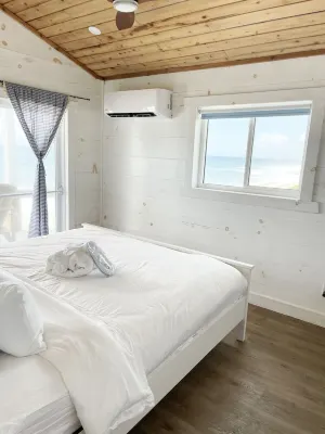 Quaint Cottage On The Beach in the South End