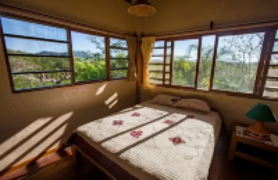 CASA LINDA VISTA / WALK To BEACH & SURFING / PEACEFUL & PRIVATE / SLEEPS 2 to 8