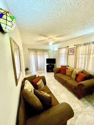 Steps 2 Beach is the Perfect Family Home 2 Minutes Walk to the Beach!