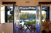Nikos Sea View Apartments - Strand