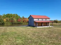 Cozy 2-bedroom cabin with WiFi, AC in welcoming Jamestown