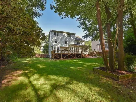 Home Sweet NC. Amazing Location!