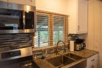 China Alley Cabin B: Cute & Cozy Cottage w/ Deck Hotels in Plumas County