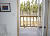 Mountain Haus w/ HOT TUB & large backyard w/firepit. Only 7 mins to downtown Hotels in Whitehorse