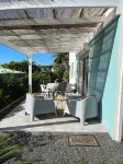Charming apartment in Le Moule, 5-minute walk from cove and coastline