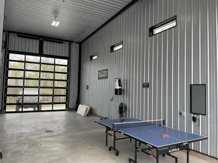 Beautiful NEW 4br 3 ba Barndaminium on Lake Cumberland