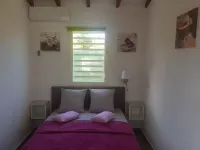 COZY COTTAGE + NETFLIX + WIFI + JACCUZZI + PARKING Hotels in Sainte-Rose