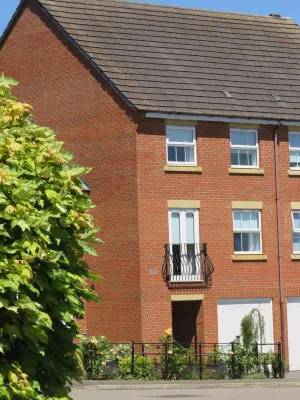 Modern 3 storey town house, surrounded by beautiful Rutland Countryside Hotels in Oakham