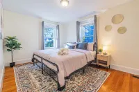 Adams Village 6-Bed Apt: City Perks, Suburban Vibe Hotels near T-Mobile
