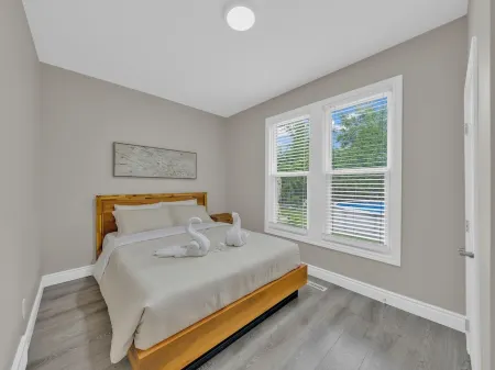 Luxury Escape for Professionals with high speed WiFi.