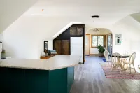 Quirky Farm Stay - 2 Bedrooms - Hot tub Hotel a Nanaimo H