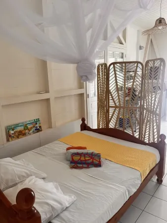 Studio with sea view, 5-minute walk from the beach and jacuzzi