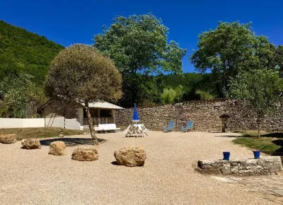 Gite Le Roucayral, superb view of ST CIRQ LAPOPIE. 2 air-conditioned bedrooms.
