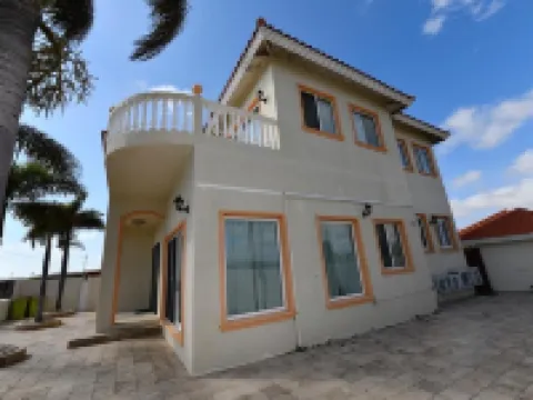 Newly Build - Across The Road from The Beach  - 7 bdrm/7 bthrms Hotels in Savaneta