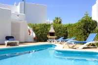 Simple Holiday Home Corb Mari, Sleeps 6, Pool and Garden, 200 Meters from Beach