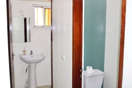 Welcome to Cosy Ouakam, your perfect base! Отели рядом с достопримечательностью «Mamelles Lighthouse»