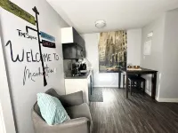 Private/ Pet-friendly Themed Suite with Kitchenette! Fast Wi-Fi, Central