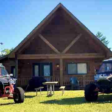 Cabin- no cleaning fees: Cranberry Fest, waterparks, trail riding for utv/atv Others