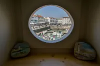 Bel Appartement sur le Port de La Flotte Hotels in La Flotte