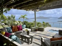 Stylish, Secluded, Hot Tub and Amazing Views