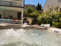 Villa Olga Apartment B. 125 meters from the sea with pool and sea view