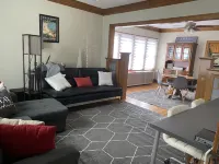 8Beds, 2Queen, 3Twin, 2Sofa sleepers. Min. to O’hare & Allstate. Free parking