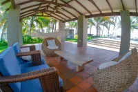 Beautiful Beachfront house, ideal for big families Hotels in Acajutla