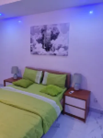 PENTHOUSE ALMADIES فنادق في 