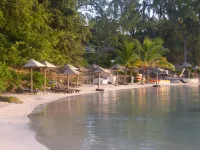 Modern villa 4 bedrooms with en-suite bathrooms pool BBQ beach amenities nearby Hotels in Cap Malheureux