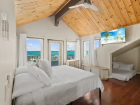 Ultimate Outdoor Living, in the Heart of Exuma, High above it All Hotels in George Town