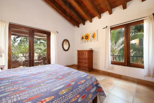 Casa Dos Amigos: Spacious 4Br w/ Pool, BBQ, Garden & Near Beach!