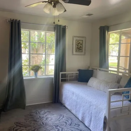 Perfect Beach Location Great Monthly rate