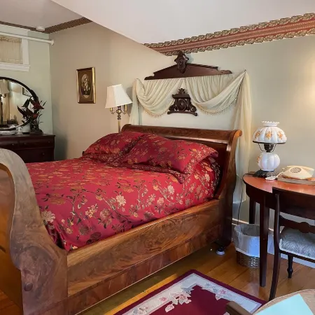 Marshlands Inn
