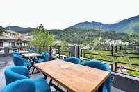La Riqueza Koala Inn Mcleod Ganj - Mountain View Rooms with Balcony - Near to Mall Road