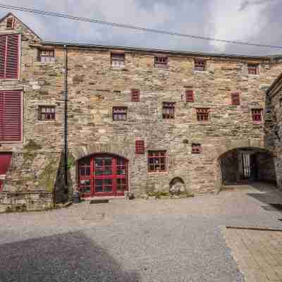 Old Mill Holiday Hostel Hotel Exterior