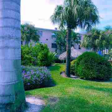 It's all about location and you deserve a vacation Hotel Exterior